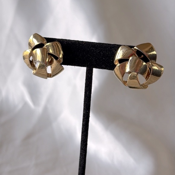 Vintage Gold Tone Textured Statement Earring Set Bow Button, Hoops & Drop Design - Picture 4 of 16
